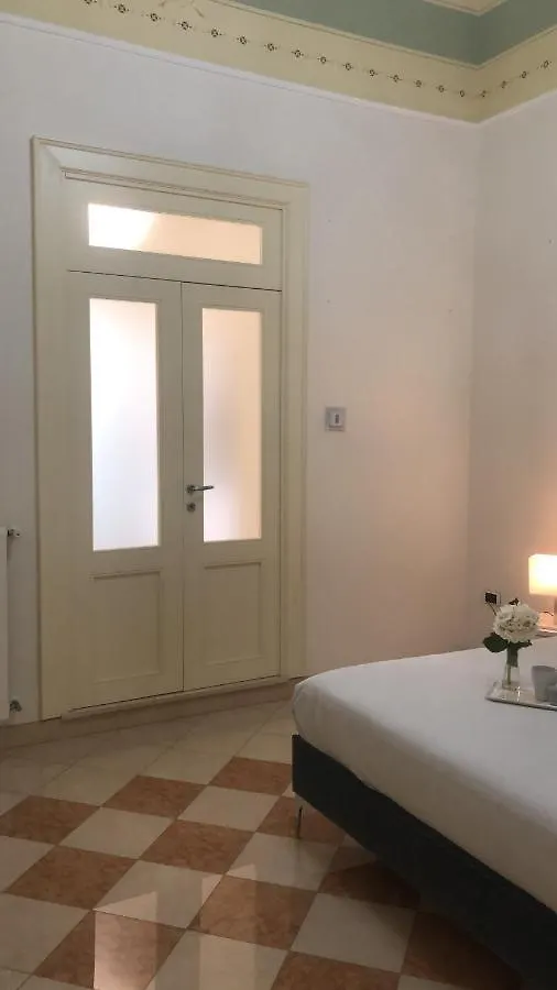 Maison Flores Deluxe Bari 0*,  Włochy